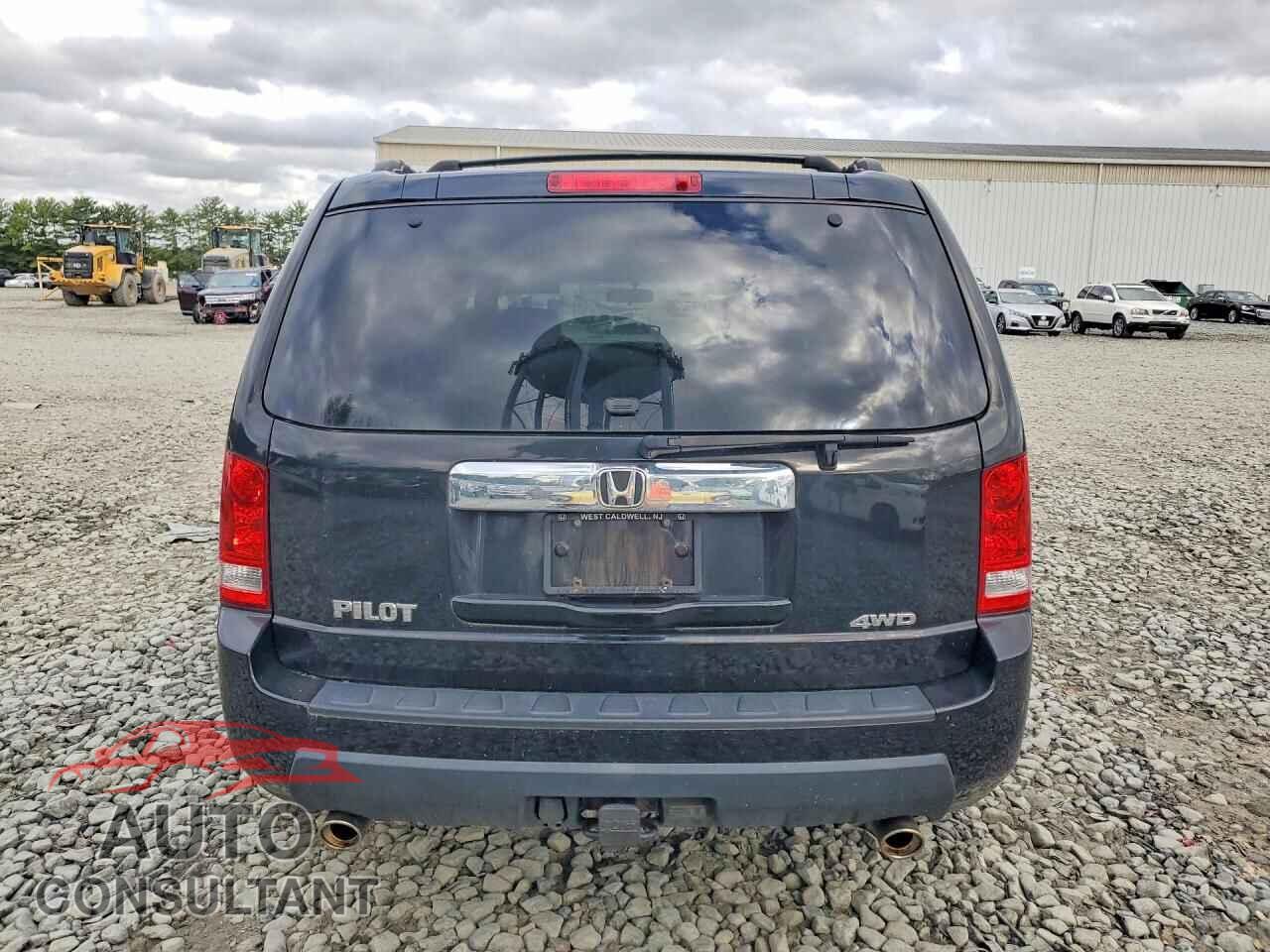 HONDA PILOT 2011 - 5FNYF4H4XBB032040