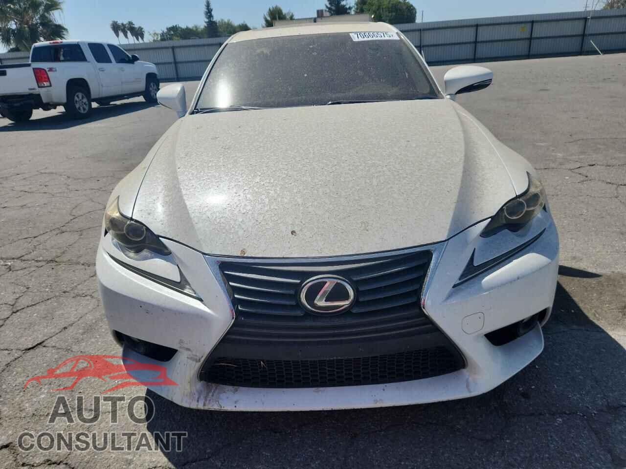 LEXUS IS 2014 - JTHBF1D26E5000330