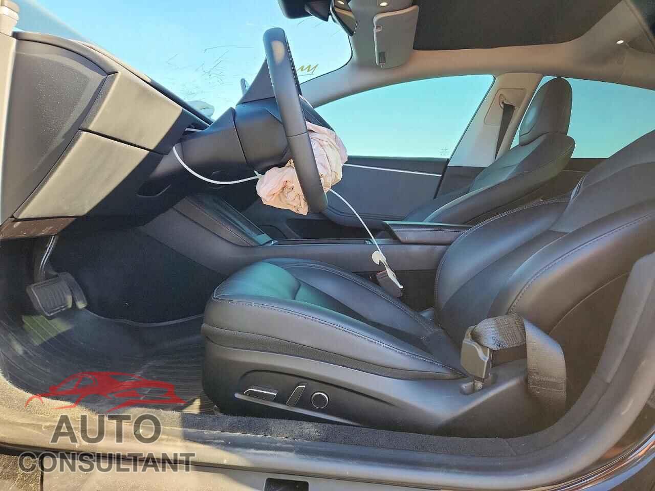 TESLA MODEL 3 2024 - 5YJ3E1EA5RF747730