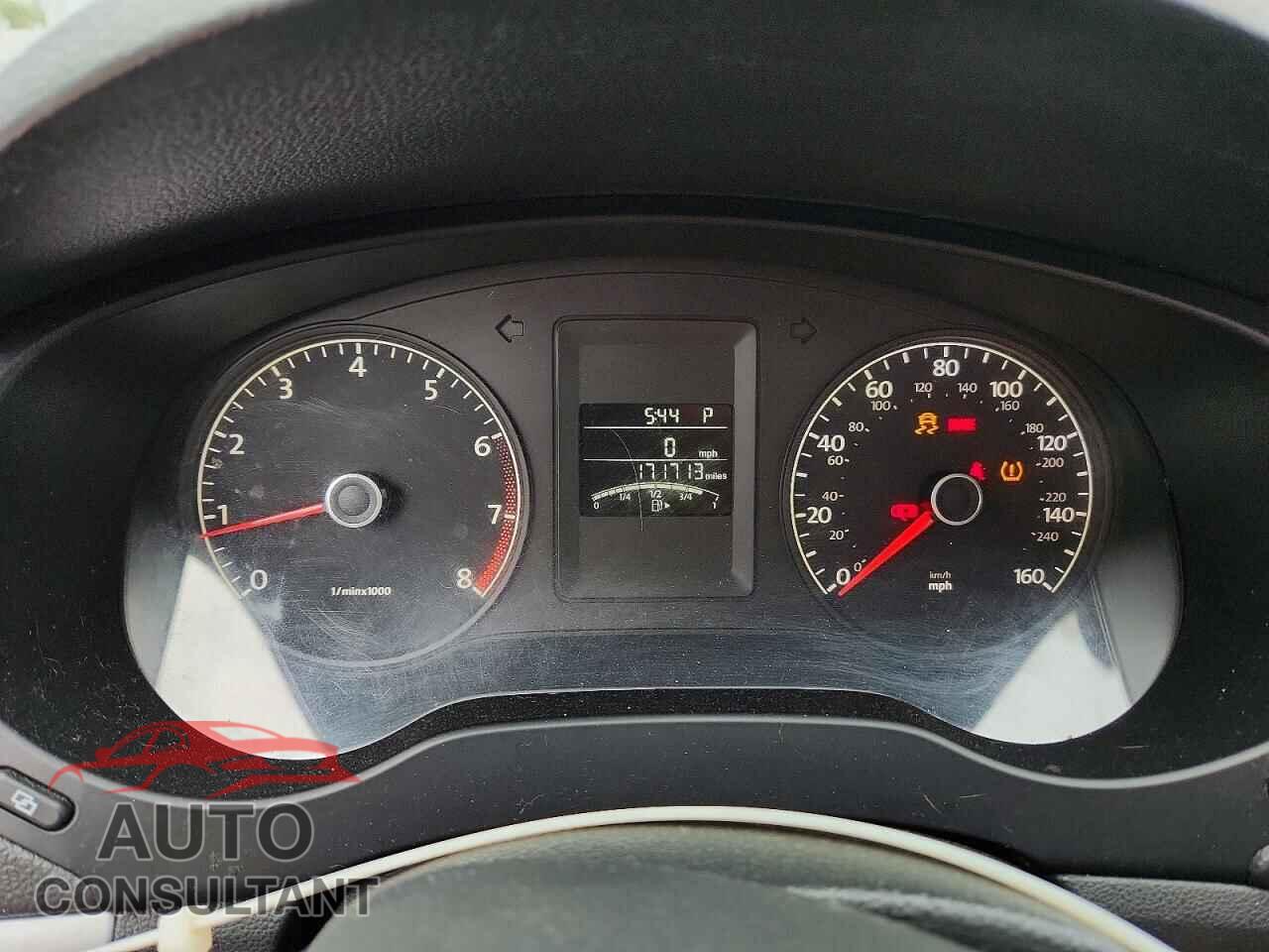 VOLKSWAGEN JETTA 2011 - 3VWLX7AJ5BM303104