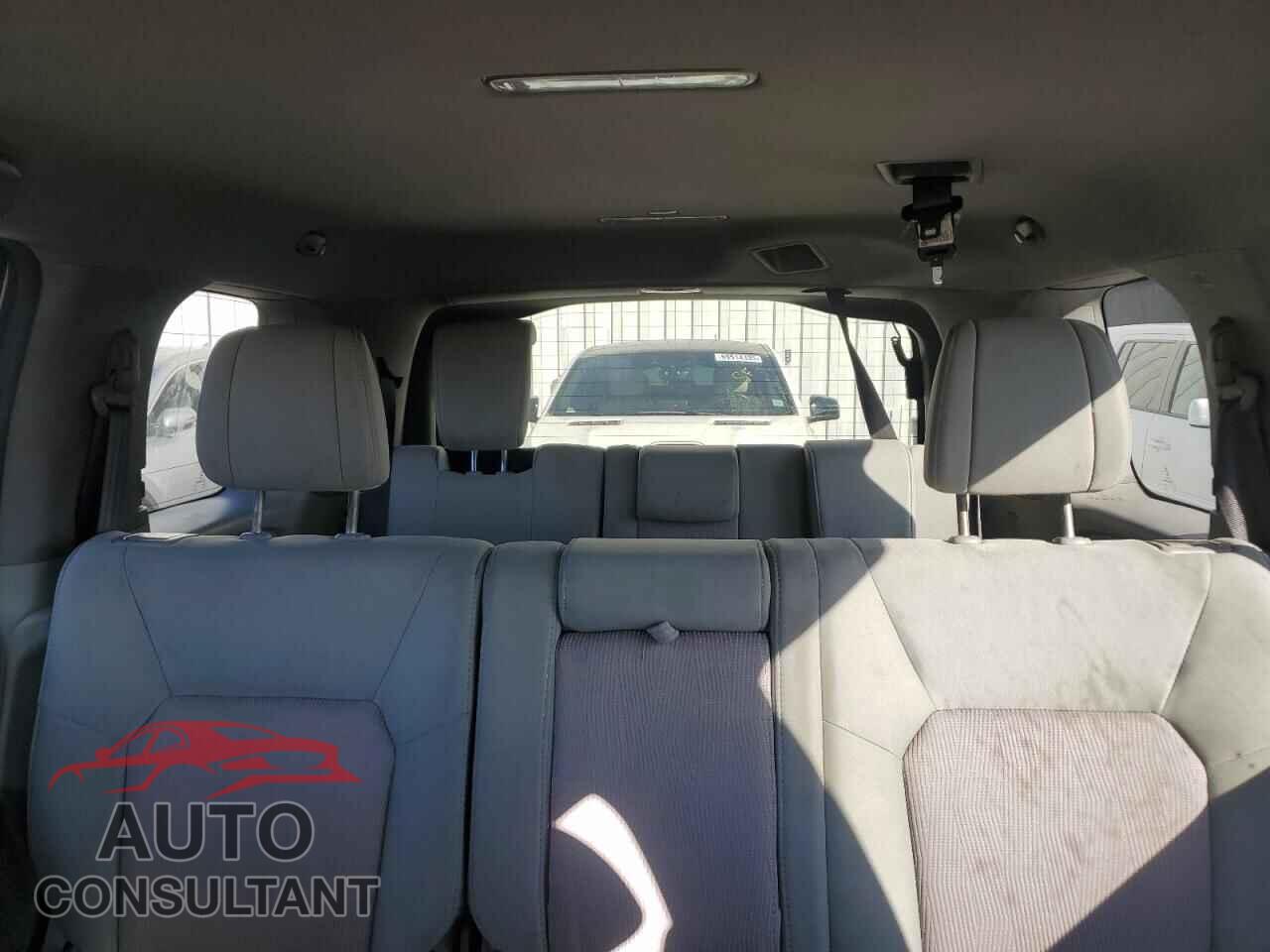 HONDA PILOT 2015 - 5FNYF4H49FB050986