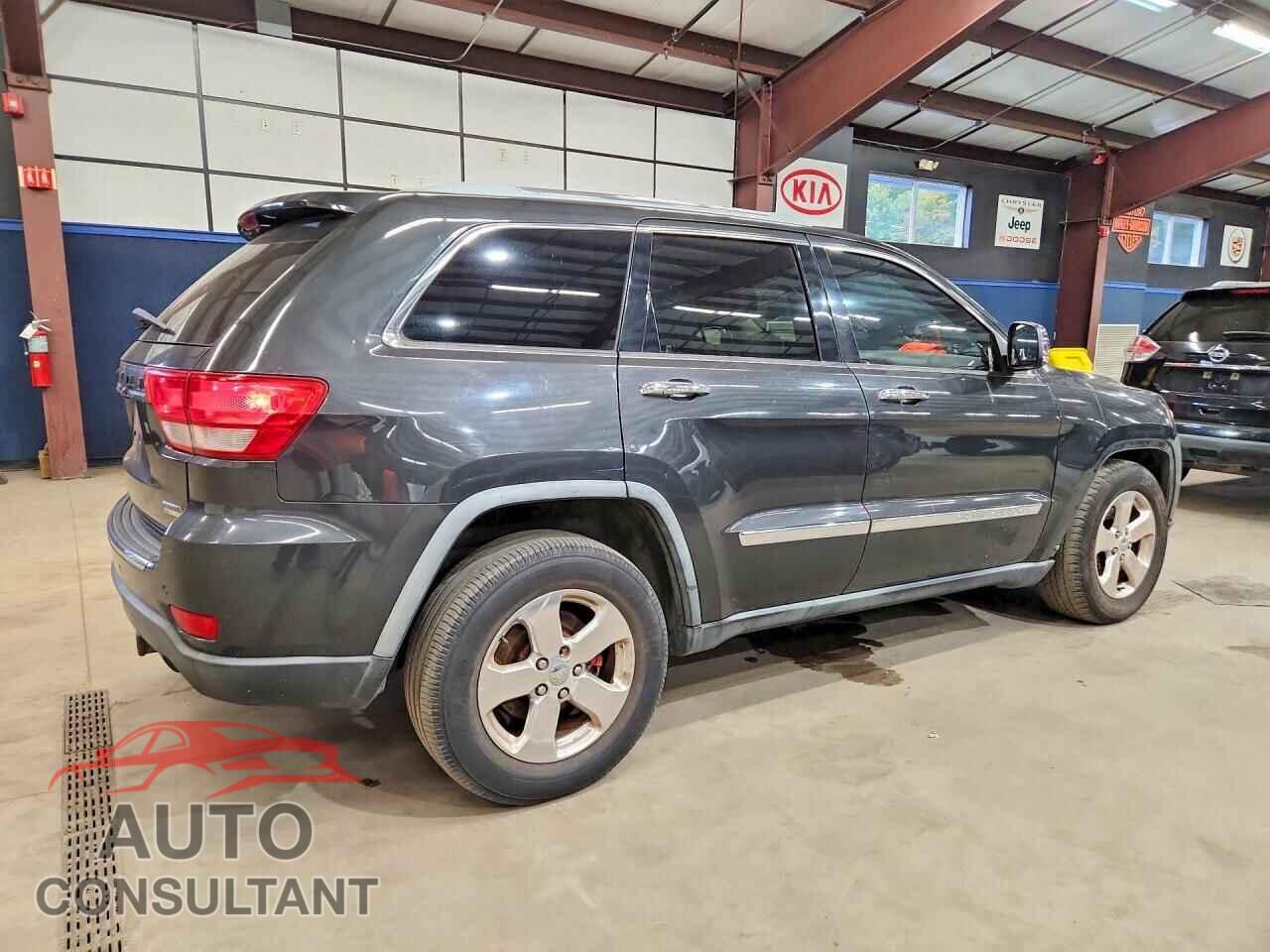 JEEP CHEROKEE 2011 - 1J4RR5GG7BC555312