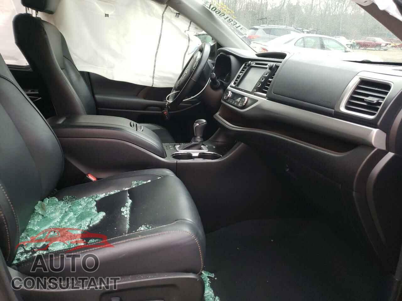 TOYOTA HIGHLANDER 2017 - 5TDJZRFH6HS389098