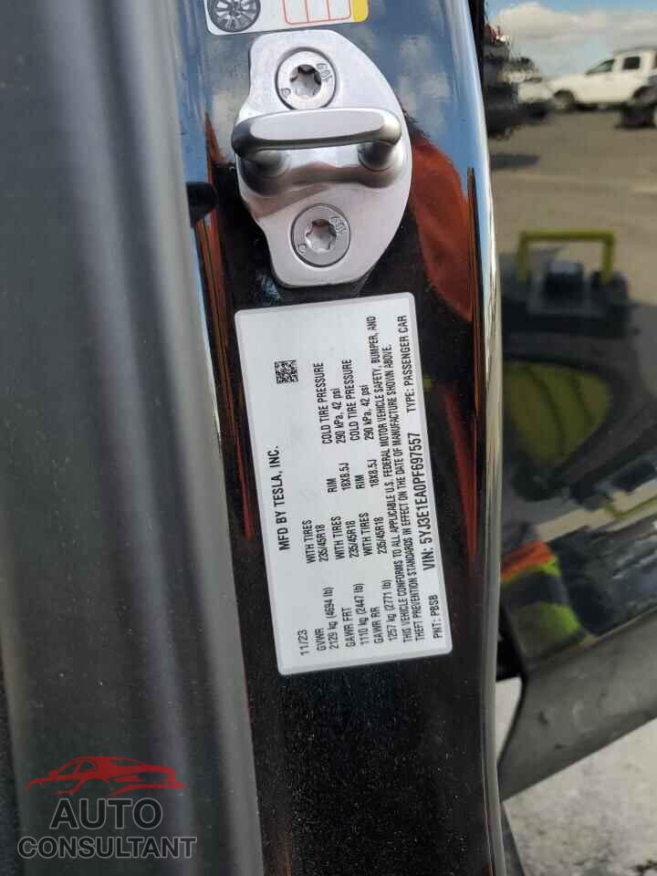 TESLA MODEL 3 2023 - 5YJ3E1EA0PF697557