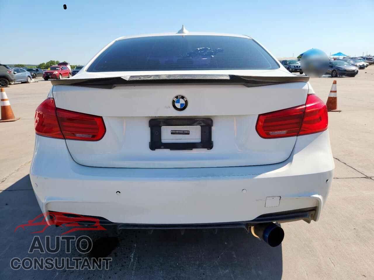 BMW 3 SERIES 2016 - WBA8E1G5XGNT34106