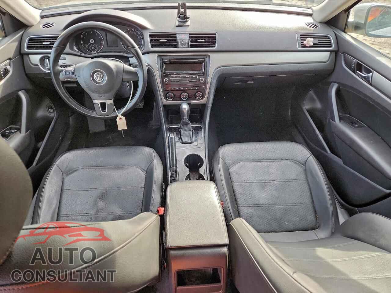 VOLKSWAGEN PASSAT 2014 - 1VWAP7A35EC002749