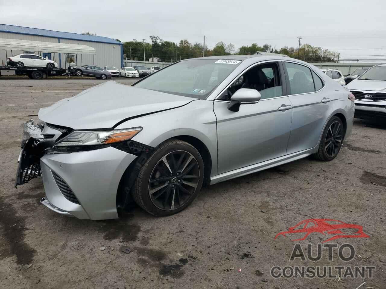 TOYOTA CAMRY 2018 - 4T1B61HK9JU511571