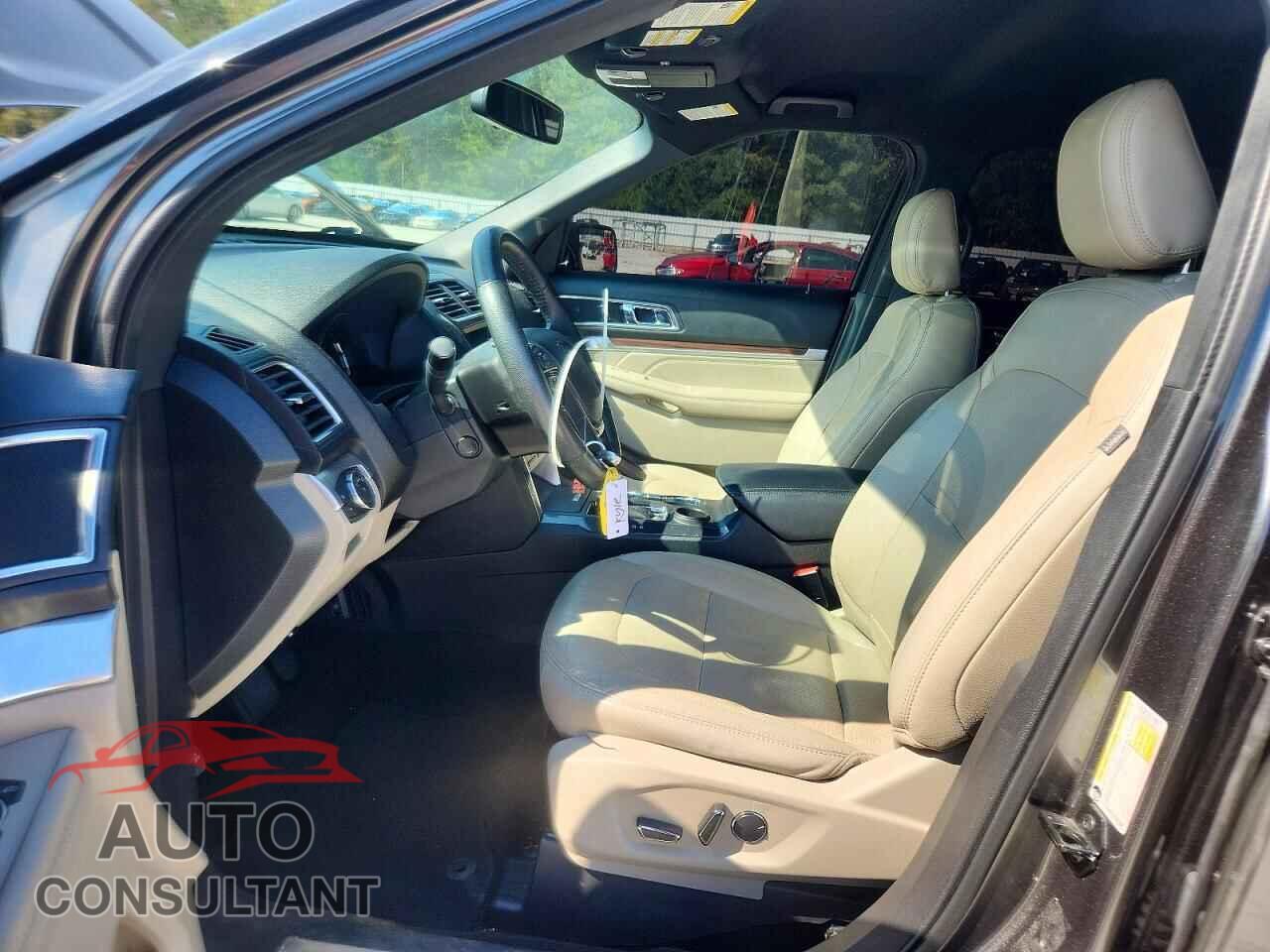 FORD EXPLORER 2018 - 1FM5K7F82JGA89516