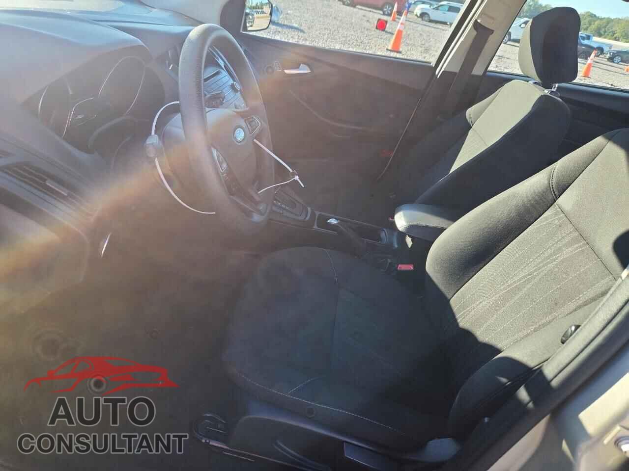 FORD FOCUS 2017 - 1FADP3FE4HL309746