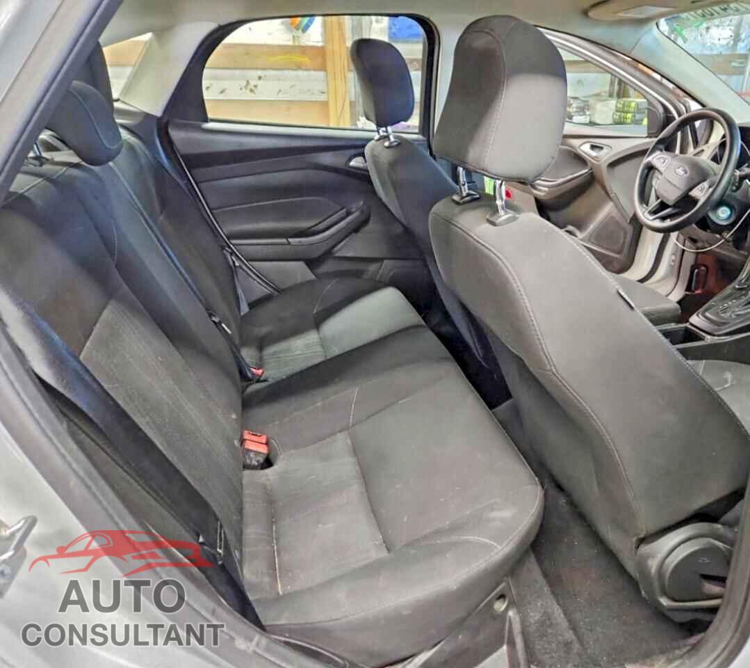 FORD FOCUS 2016 - 1FADP3F22GL364846