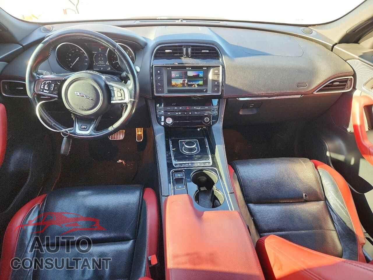 JAGUAR F-PACE 2017 - SADCM2BV7HA059157