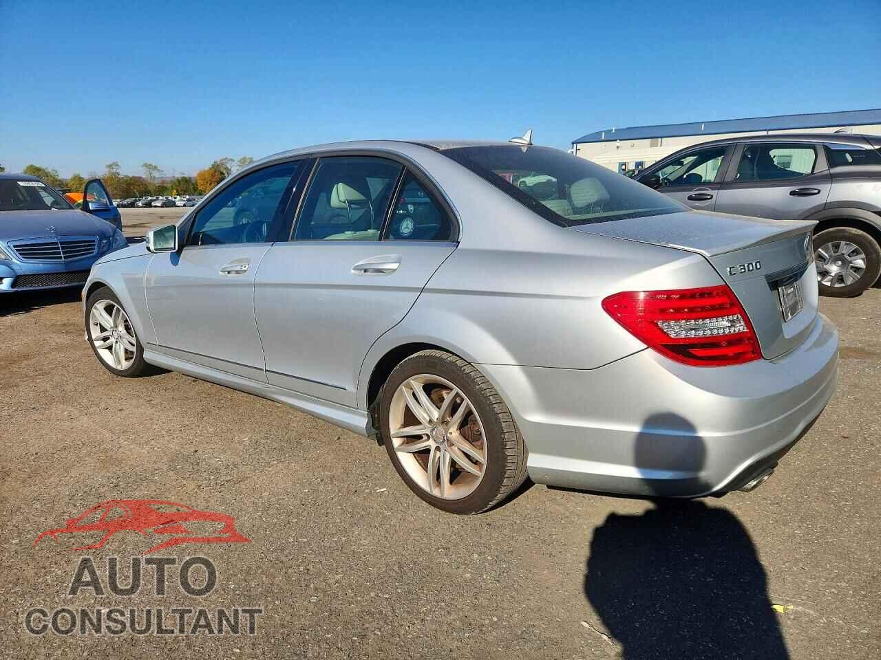 MERCEDES-BENZ C-CLASS 2013 - WDDGF8AB2DG106674