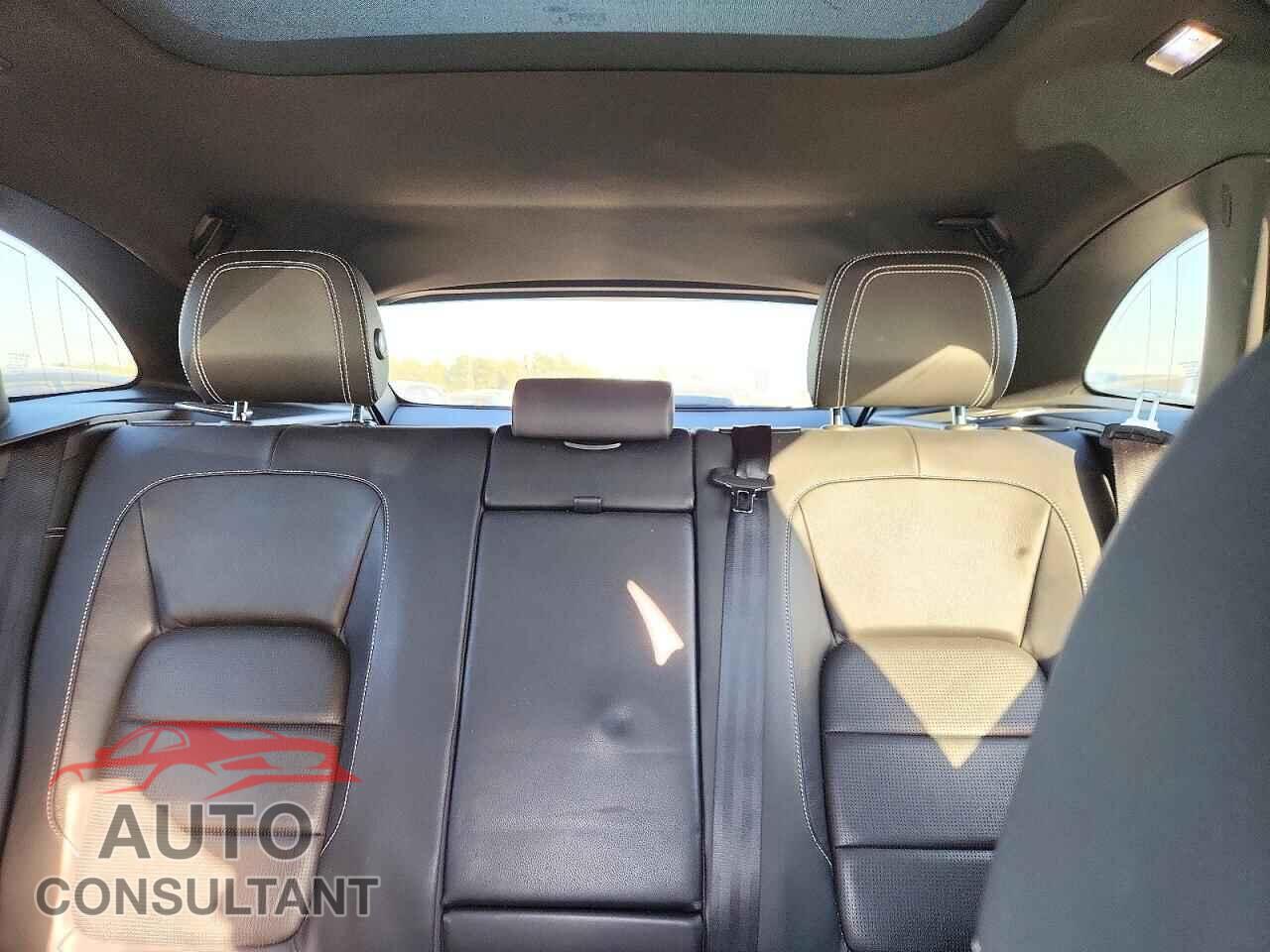 JAGUAR F-PACE 2017 - SADCL2BN4HA493927