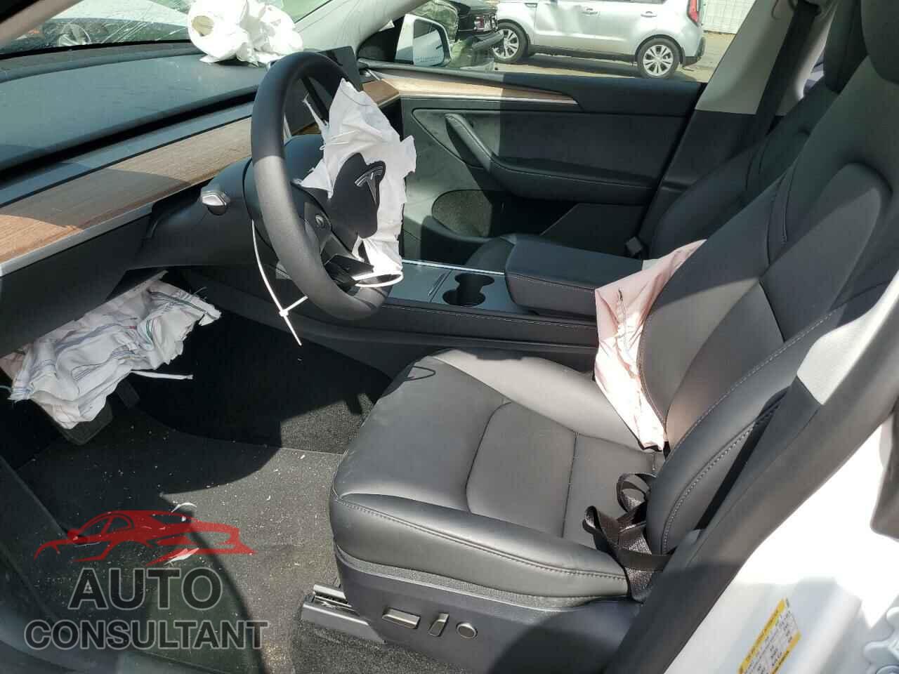 TESLA MODEL Y 2024 - 7SAYGDEE5RF131663