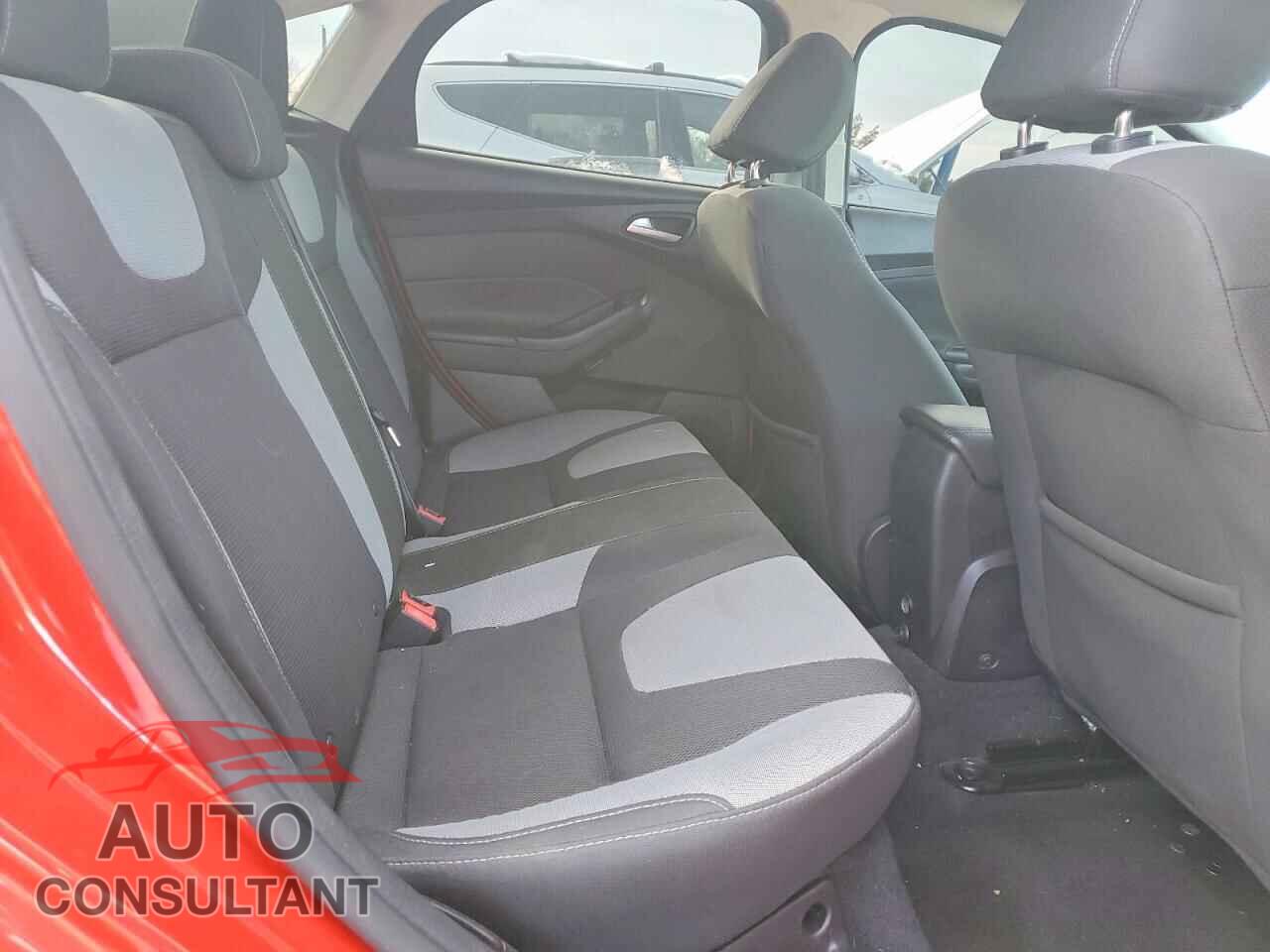 FORD FOCUS 2014 - 1FADP3F26EL448357