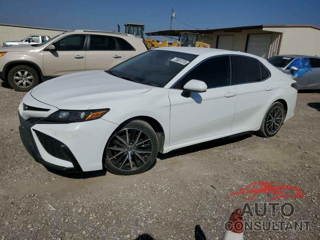 TOYOTA CAMRY 2021 - 4T1G11AKXMU431523