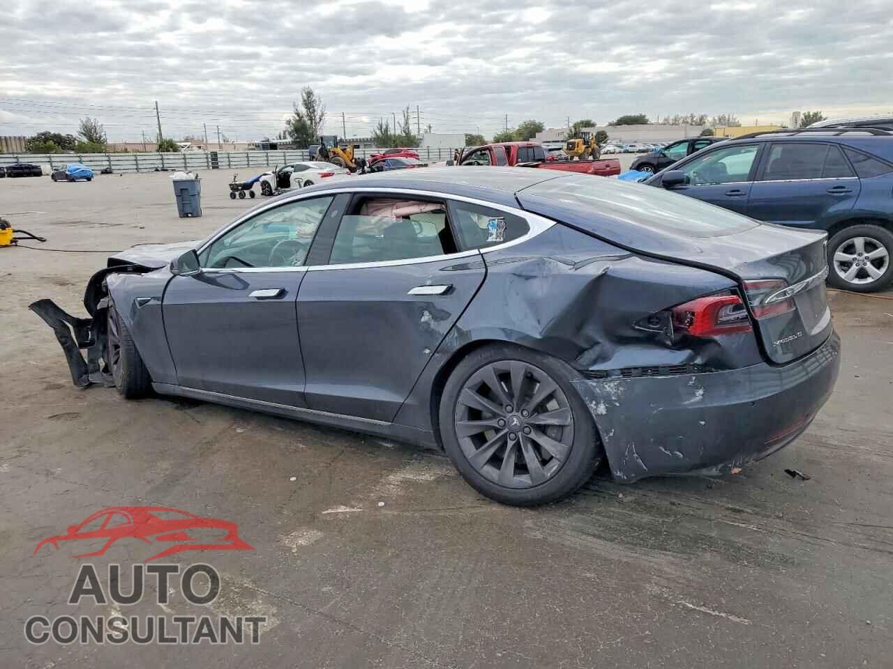 TESLA MODEL S 2018 - 5YJSA1E20JF270287