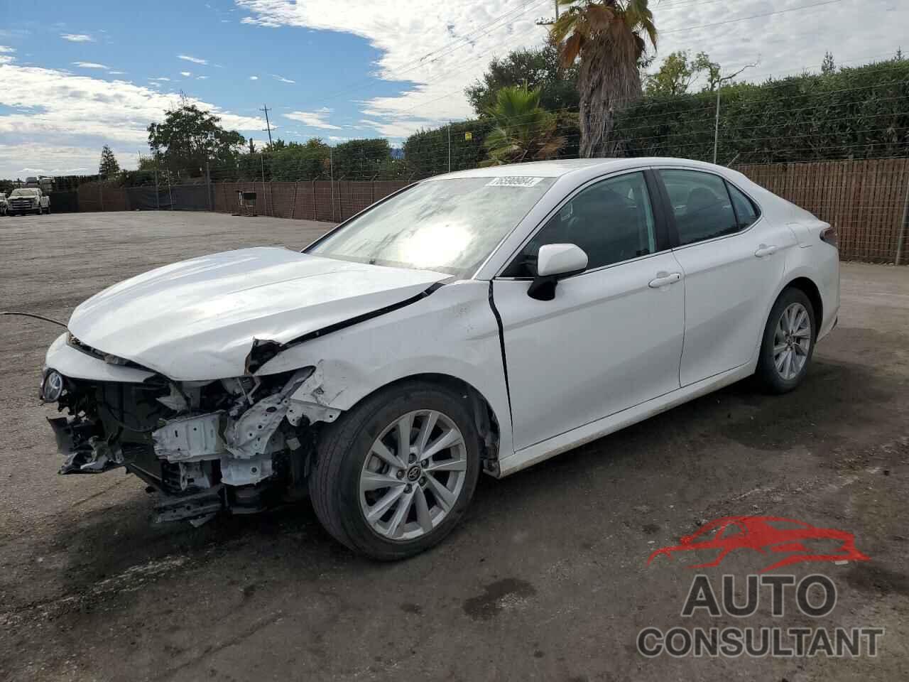 TOYOTA CAMRY 2022 - 4T1C11AK9NU715452