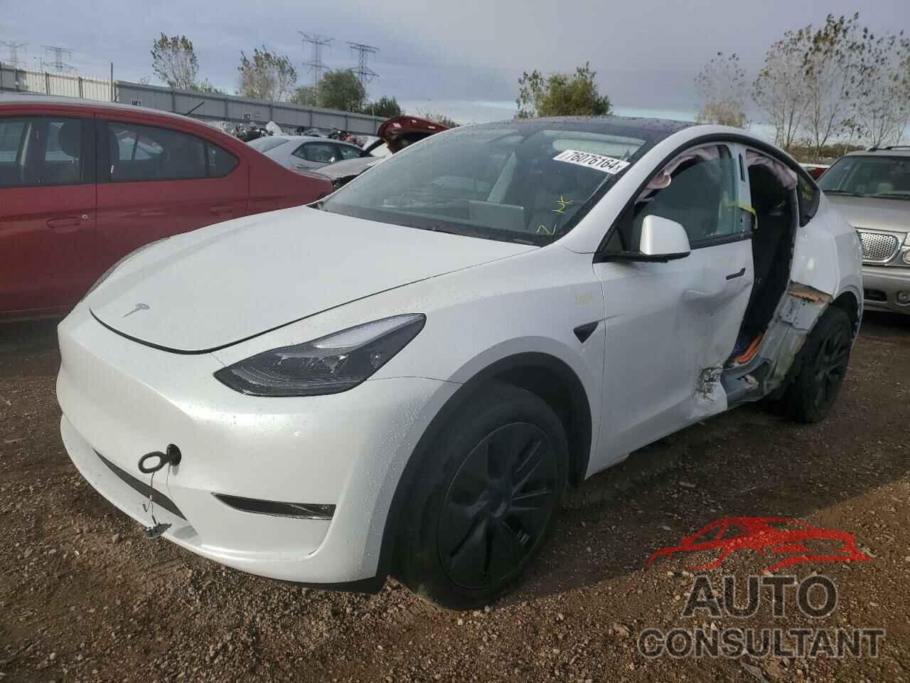 TESLA MODEL Y 2024 - 7SAYGDEE0RA296453