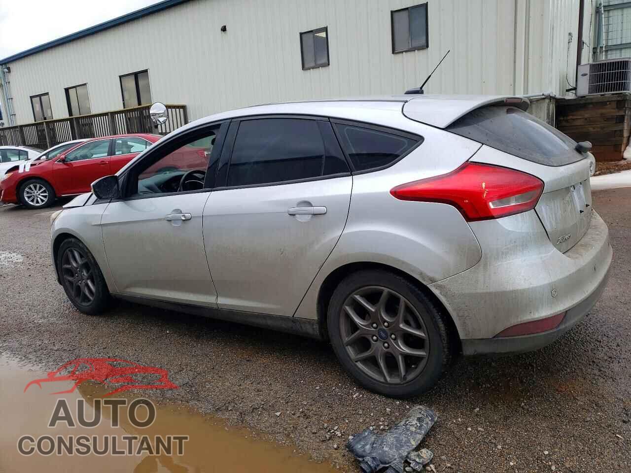 FORD FOCUS 2018 - 1FADP3M25JL283852