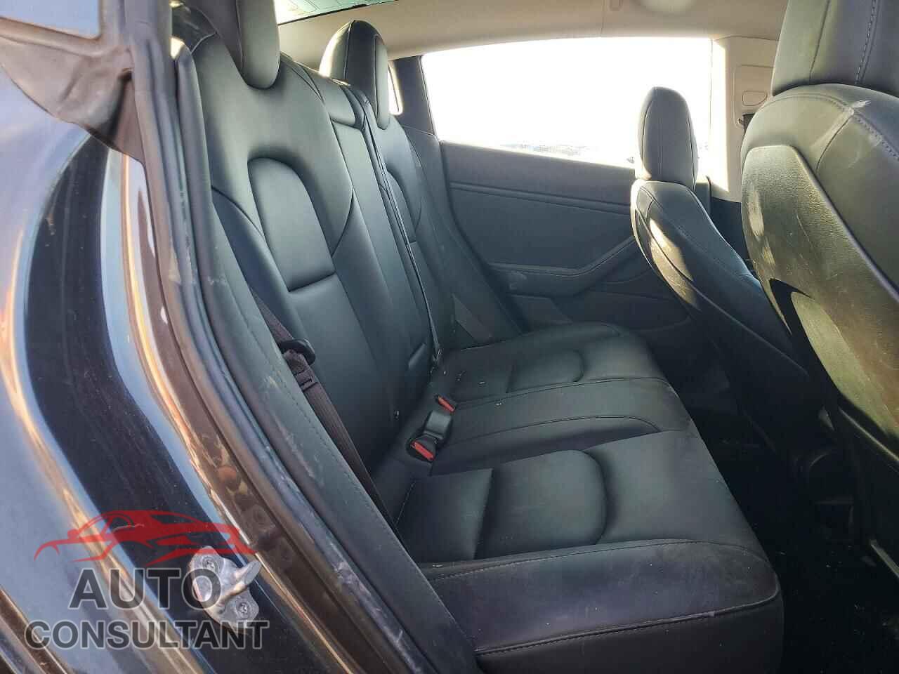 TESLA MODEL 3 2018 - 5YJ3E1EB5JF077223