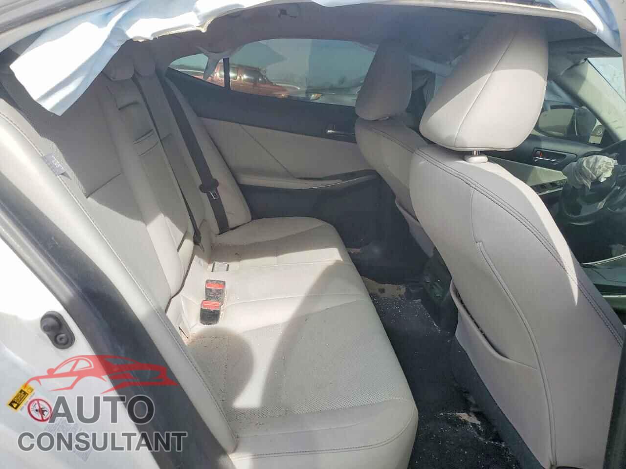 LEXUS IS 2015 - JTHCF1D29F5027480