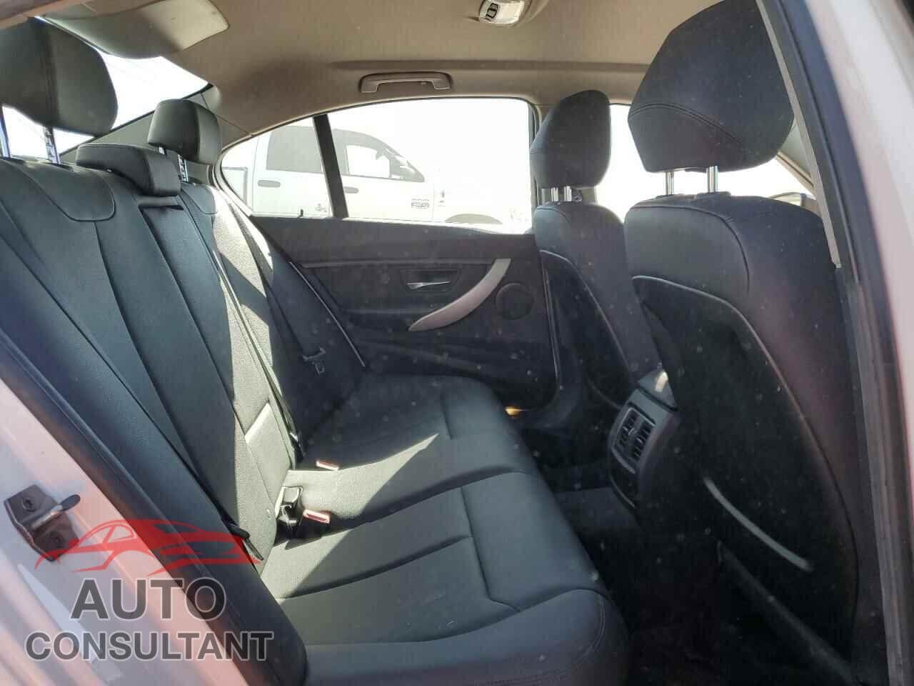 BMW 3 SERIES 2016 - WBA8E1G53GNU11124