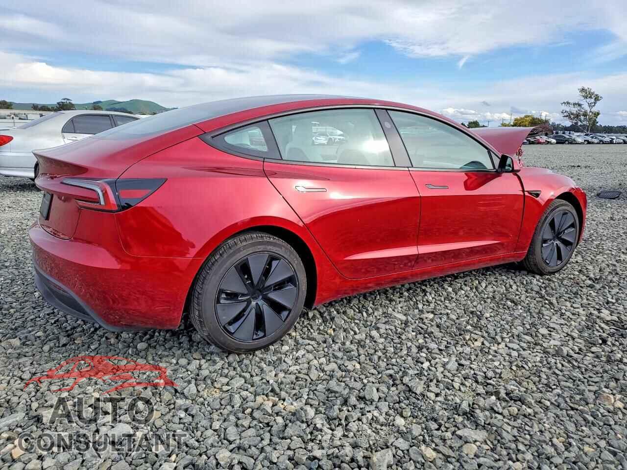 TESLA MODEL 3 2025 - 5YJ3E1EA2SF910582