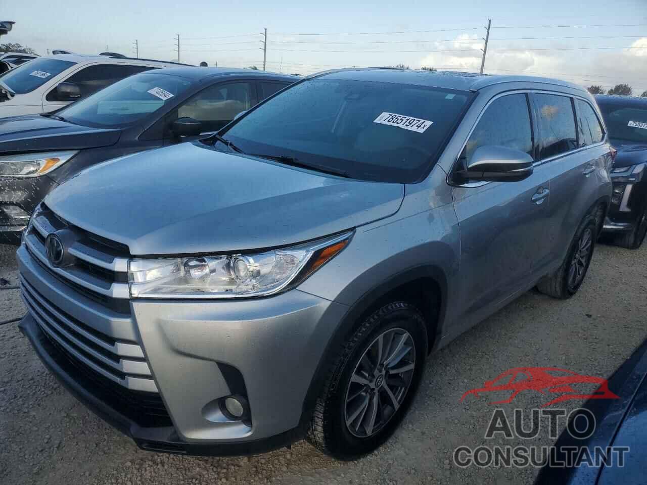 TOYOTA HIGHLANDER 2018 - 5TDKZRFH7JS550147