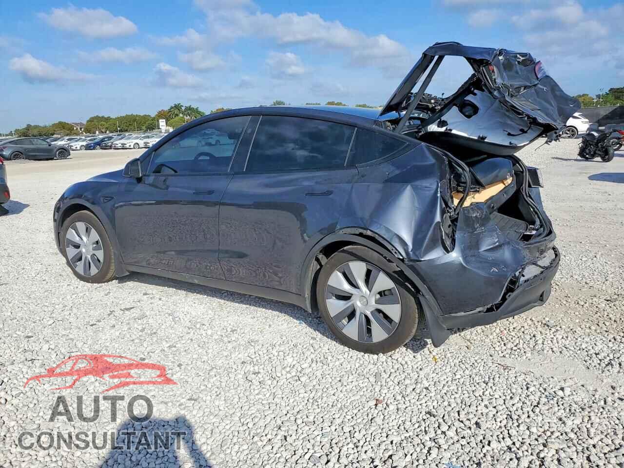TESLA MODEL Y 2024 - 7SAYGDED4RF092443