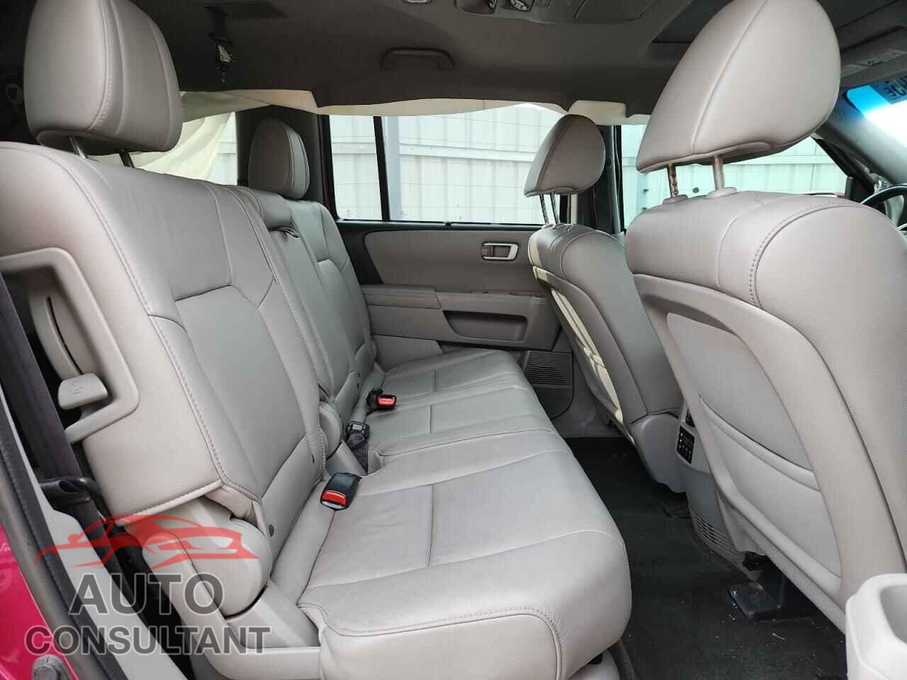 HONDA PILOT 2015 - 5FNYF4H94FB044184