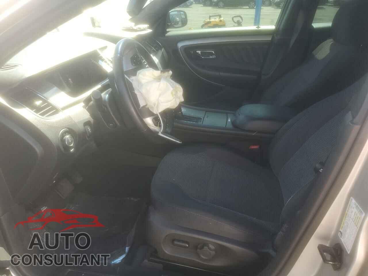 FORD TAURUS 2017 - 1FAHP2E85HG109121