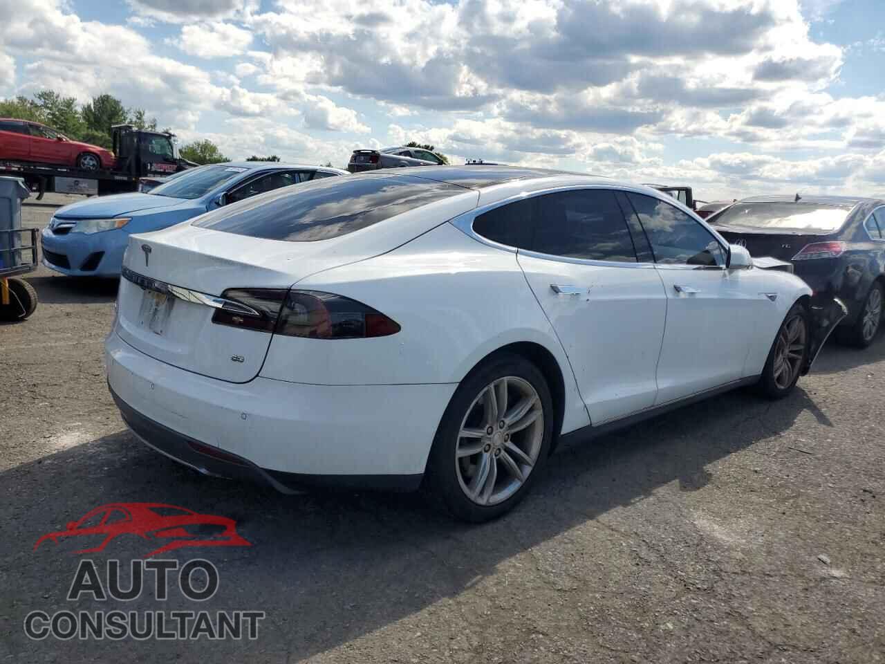 TESLA MODEL S 2013 - 5YJSA1CG9DFP22613