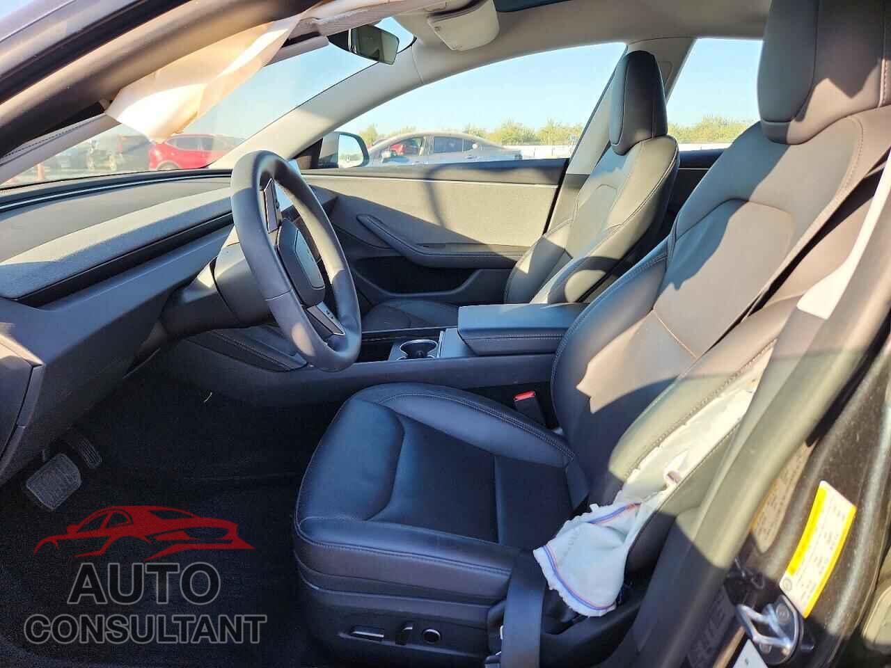 TESLA MODEL 3 2025 - 5YJ3E1EA1SF083691