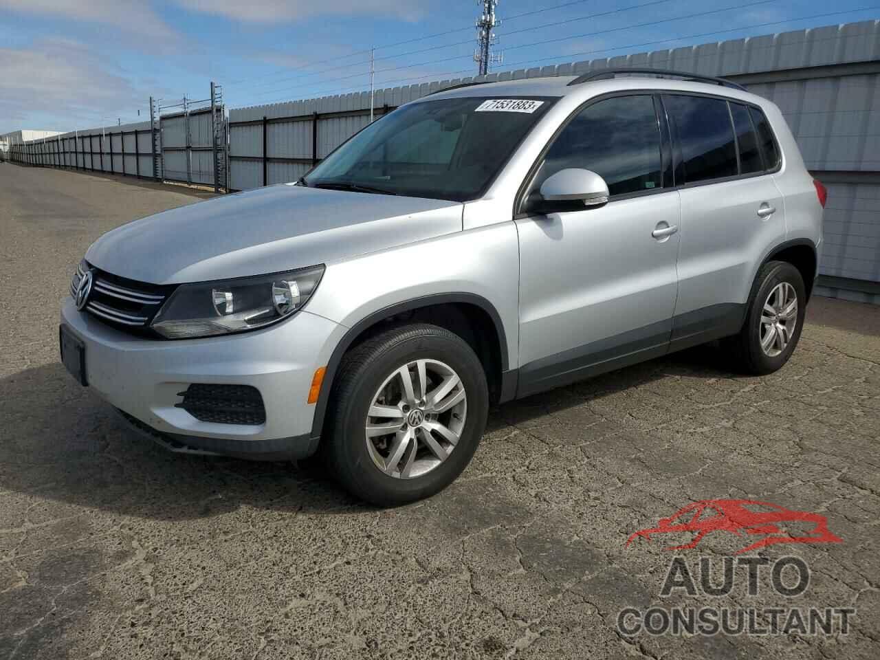 VOLKSWAGEN TIGUAN 2016 - WVGAV7AX2GW588111