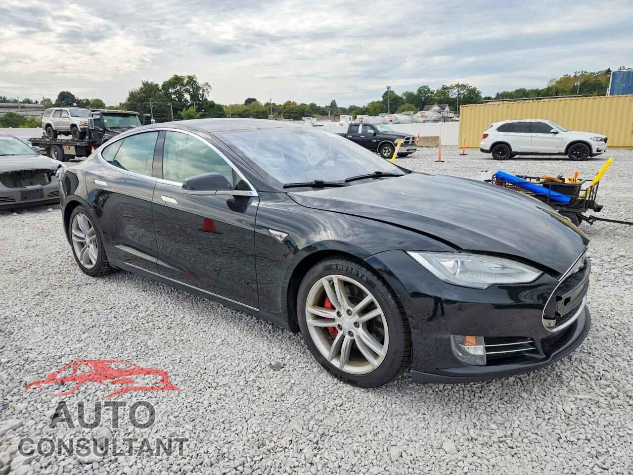 TESLA MODEL S 2013 - 5YJSA1CN2DFP14741