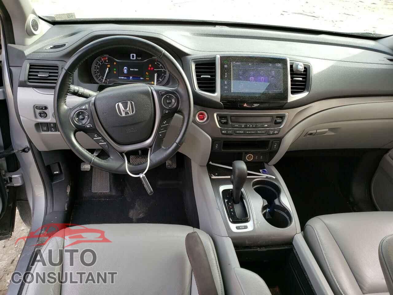 HONDA PILOT 2016 - 5FNYF6H62GB079325