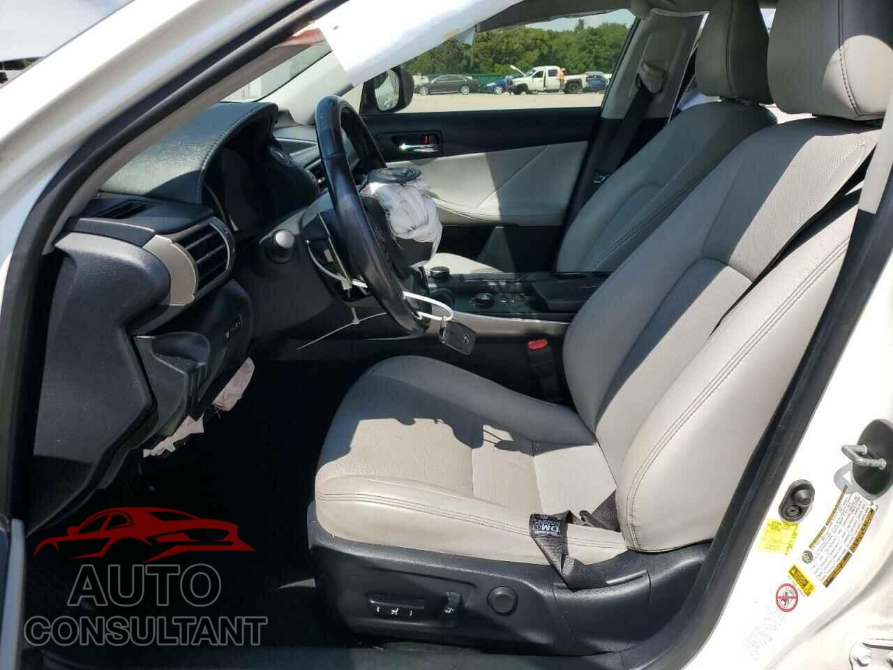 LEXUS IS 2016 - JTHBA1D27G5010902