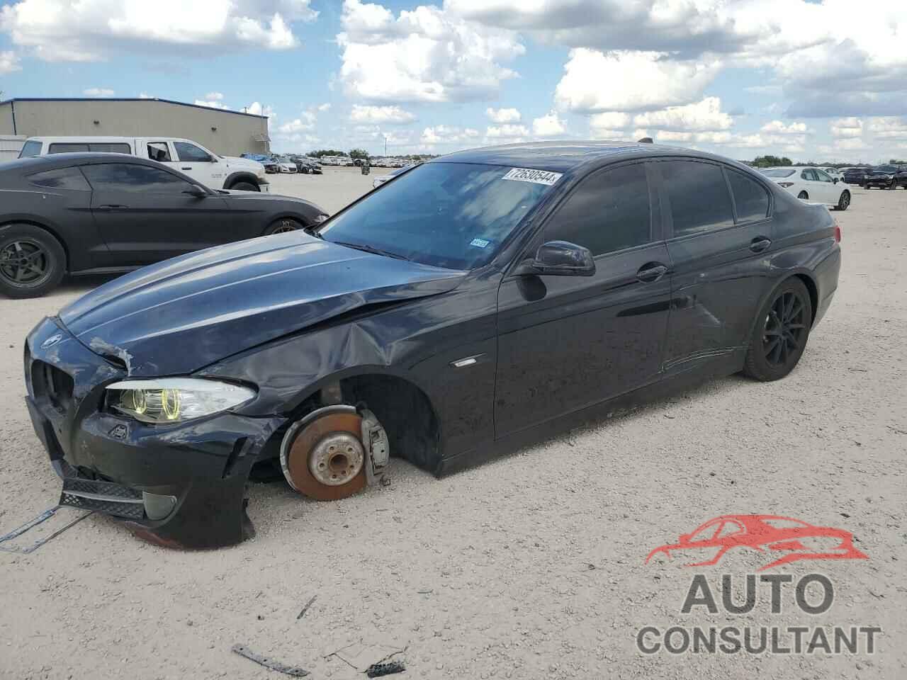 BMW 5 SERIES 2013 - WBAFR7C5XDC823228