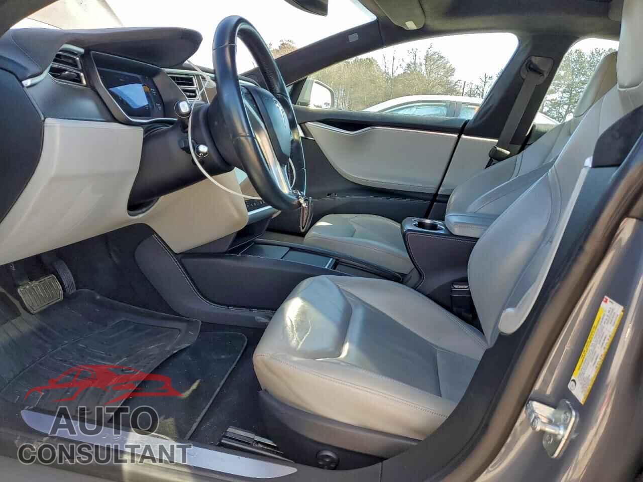 TESLA MODEL S 2015 - 5YJSA1H24FF084352