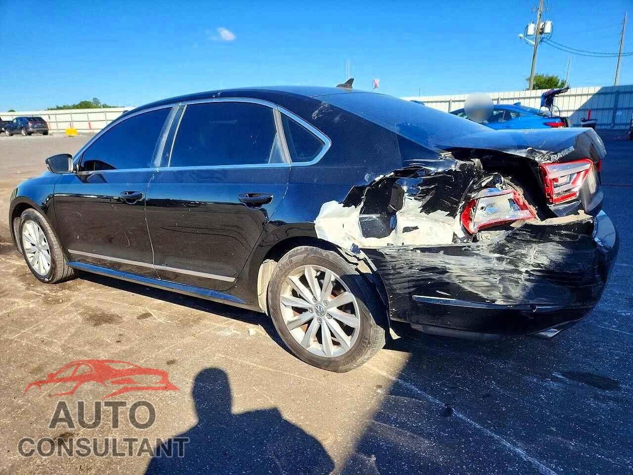 VOLKSWAGEN PASSAT 2013 - 1VWCH7A31DC102707
