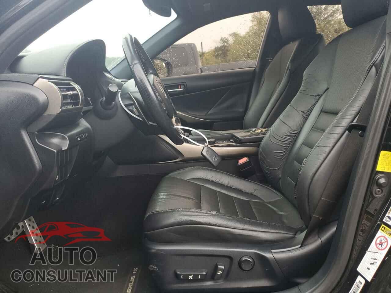 LEXUS IS 2014 - JTHCE1D26E5002148