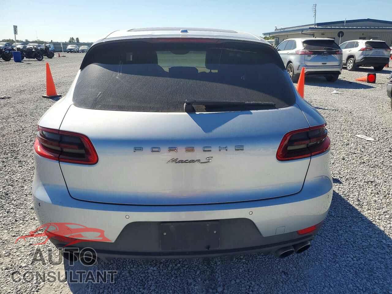 PORSCHE MACAN 2015 - WP1AB2A59FLB44107
