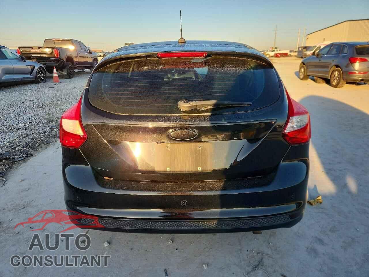 FORD FOCUS 2012 - 1FAHP3N22CL284444