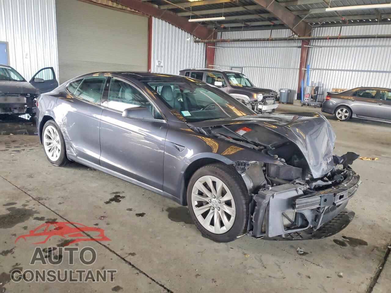 TESLA MODEL S 2017 - 5YJSA1E10HF187122
