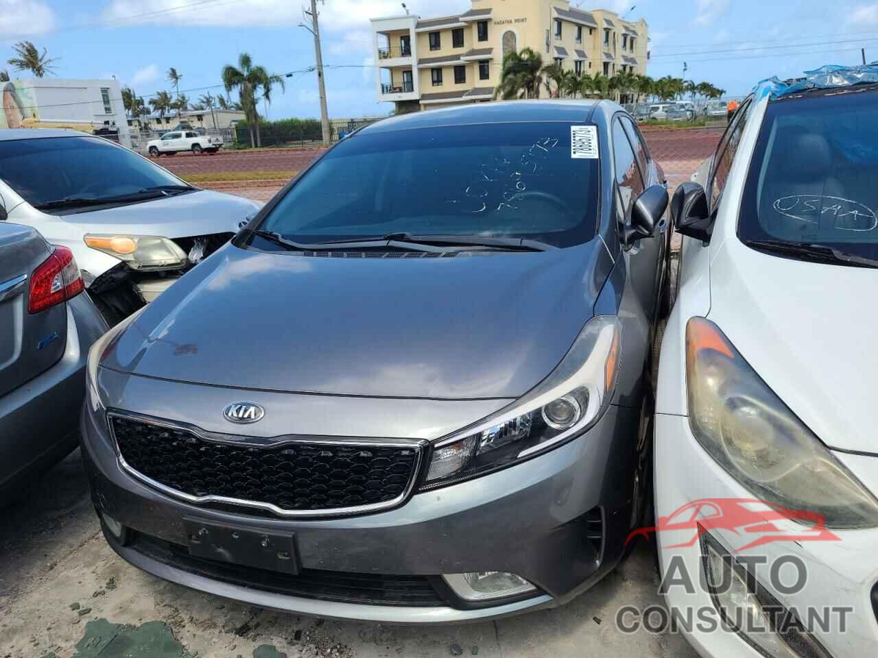 KIA FORTE 2017 - KNAFK5A8XH5726238