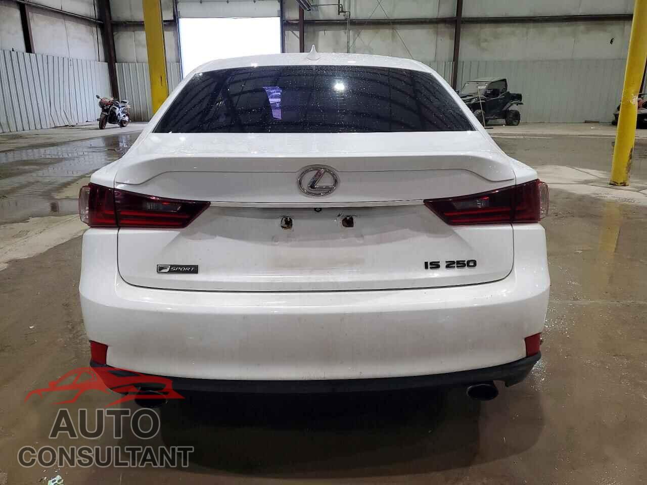 LEXUS IS 2015 - JTHBF1D29F5058644