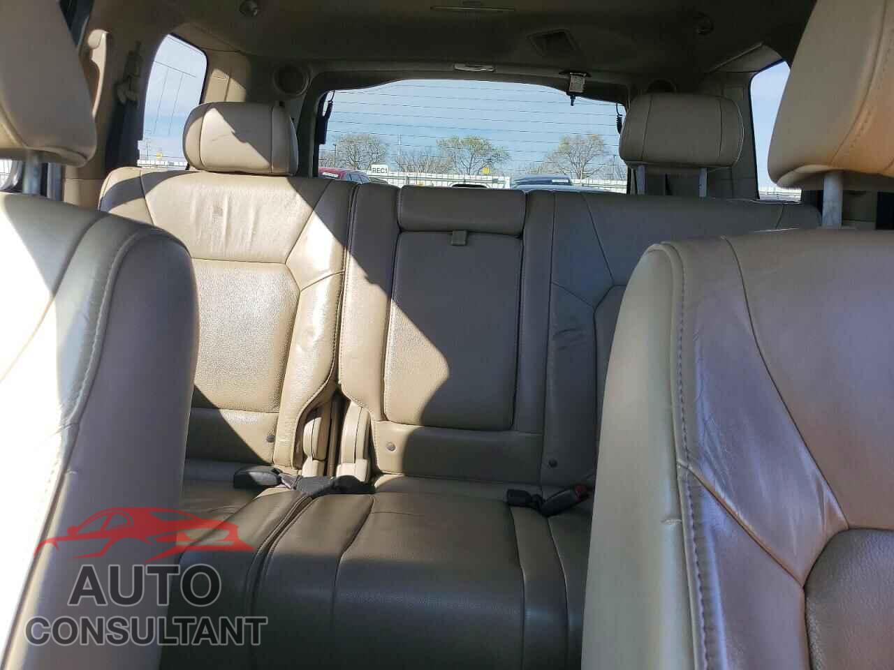 HONDA PILOT 2011 - 5FNYF4H99BB033546