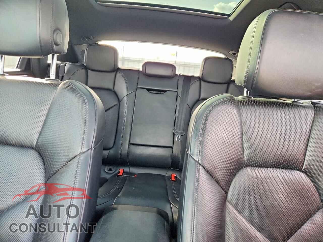 PORSCHE MACAN 2017 - WP1AA2A50HLB01331