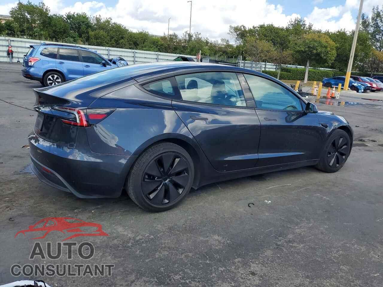 TESLA MODEL 3 2024 - 5YJ3E1EA5RF744410